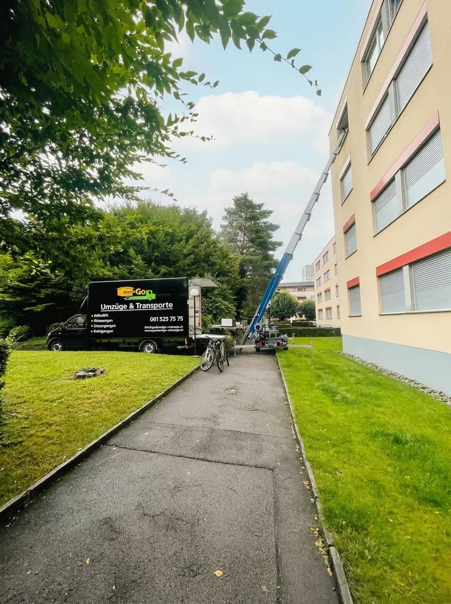 Umzugswagen von Pack & Go für Umzüge in Aesch und der Region Basel